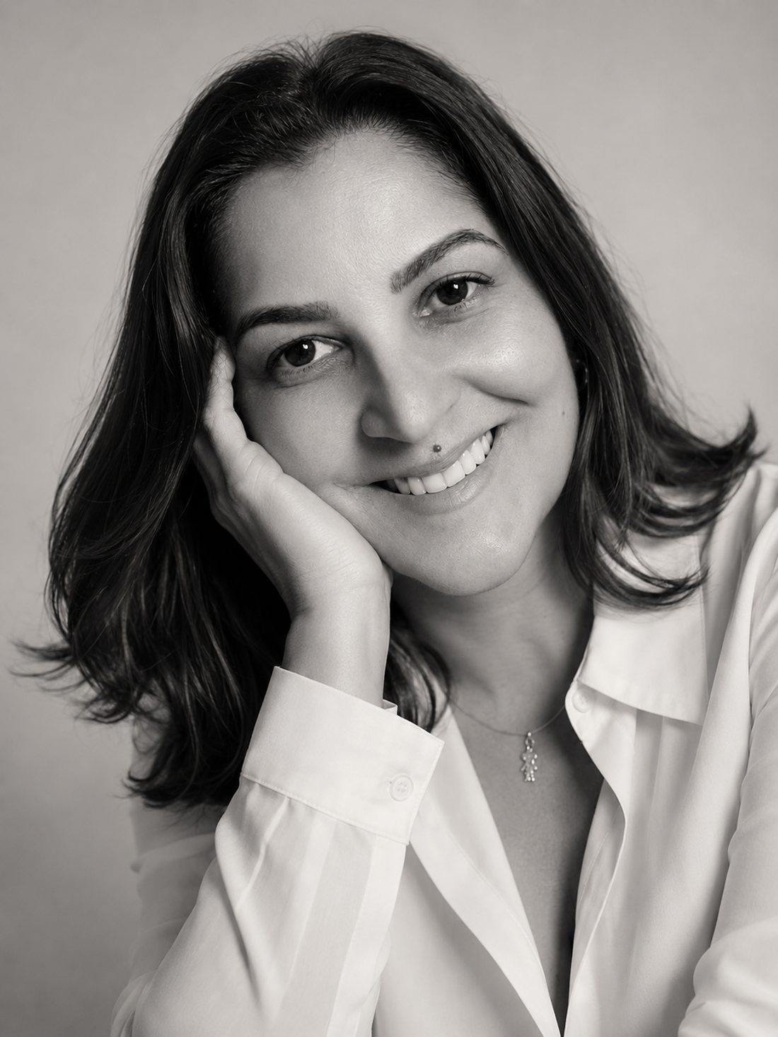Meri Elen Schefer Viana, retrato em preto e branco